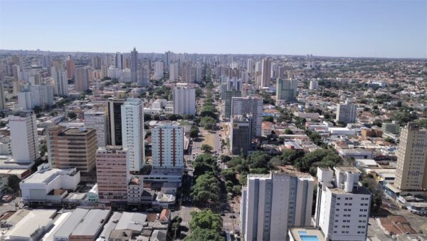 Gráfico mostrando o aumento da confiança do comércio em Campo Grande.