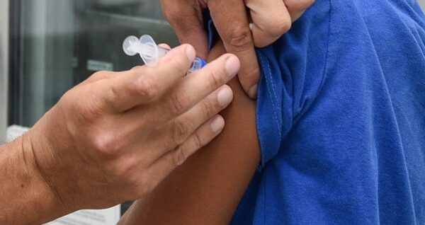 Voluntários participam de estudo clínico de nova vacina contra gripe em Campo Grande