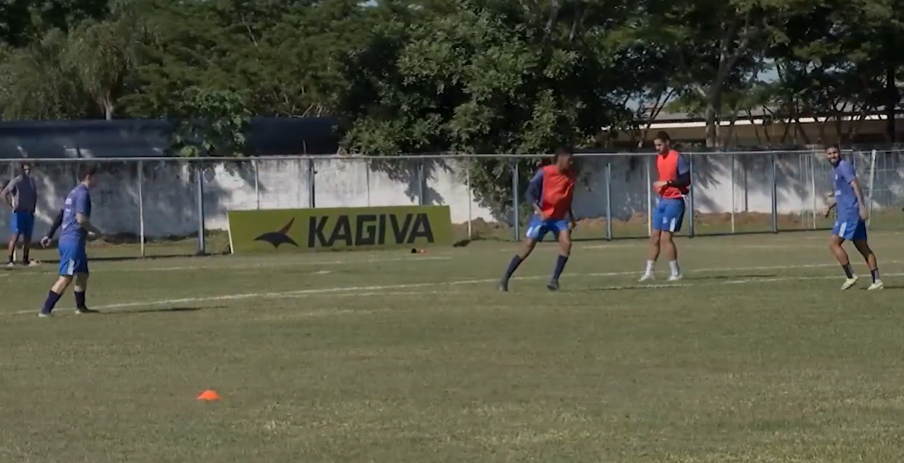 Jogadores do Comercial em treinamento para a Série B do Sul-Mato-Grossense 2024.