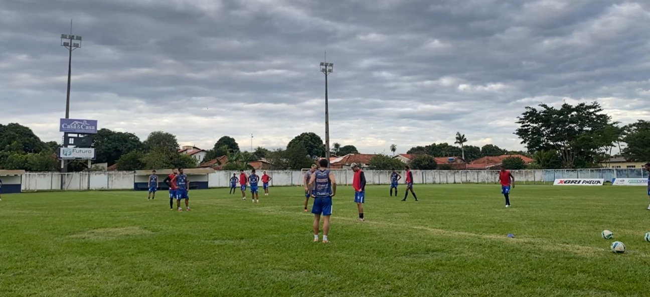 Jogadores do Aquidauanense em treinamento para a Série B Estadual.