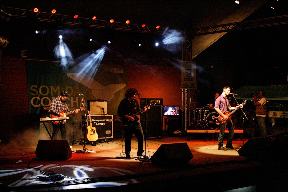 Banda Jennifer Magnética em show de reencontro em Campo Grande.