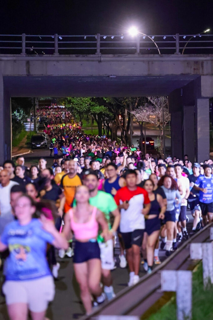 Grupo celebra o primeiro aniversário do Dia do Corre em Campo Grande, com corrida e atrações na Praça do Rádio.