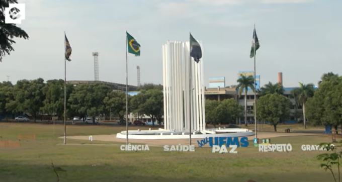Estudantes em aula prática de Ciências Agrárias em Mato Grosso do Sul